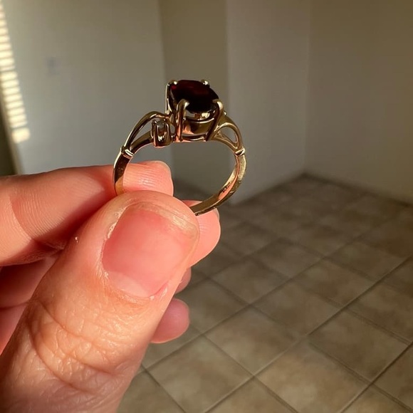 Ring Gold Band with Dark Red Garnet Stone 14K - Picture 6 of 7